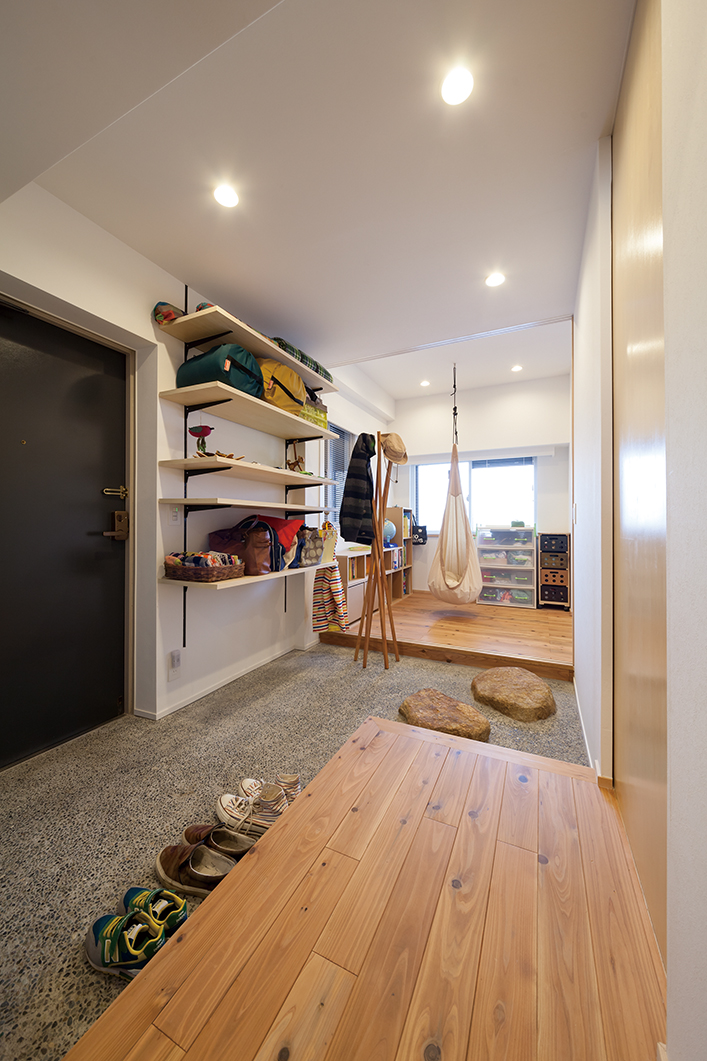 ロフトと小上がりでキッズスペース兼収納を確保した間取り