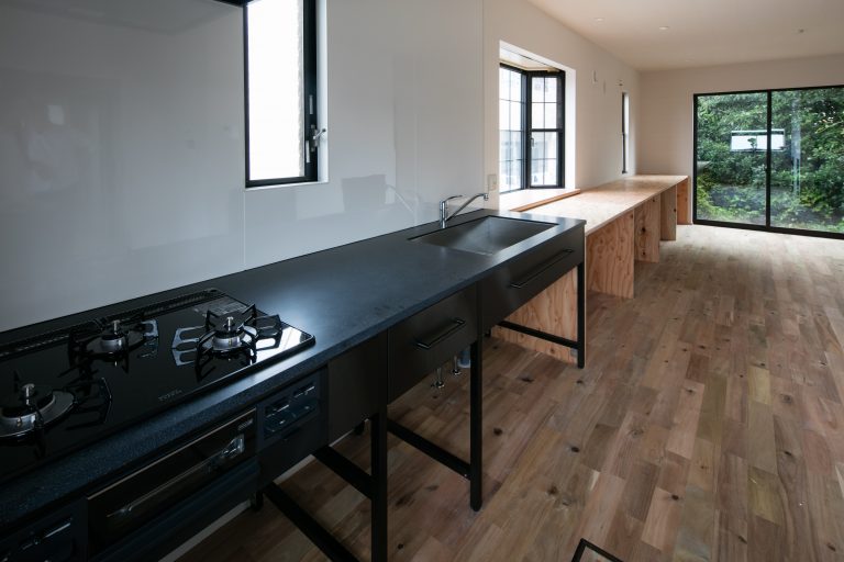 アカシア材を使った戸建リノベーション