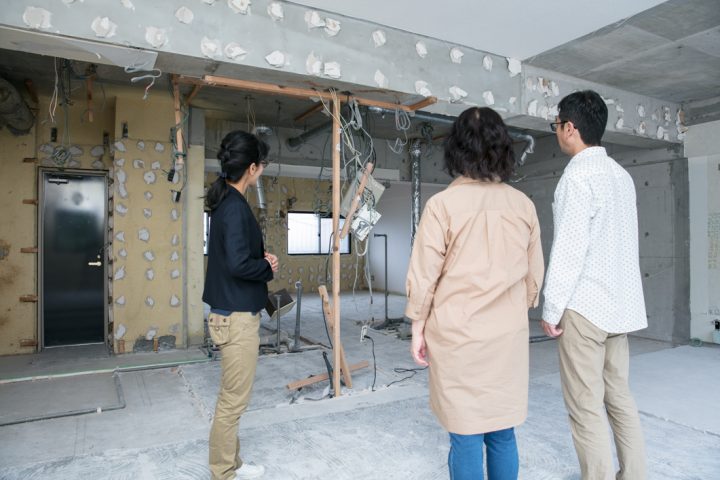 中古マンションの解体途中を実際に見学しながら、物件探しのポイントを解説