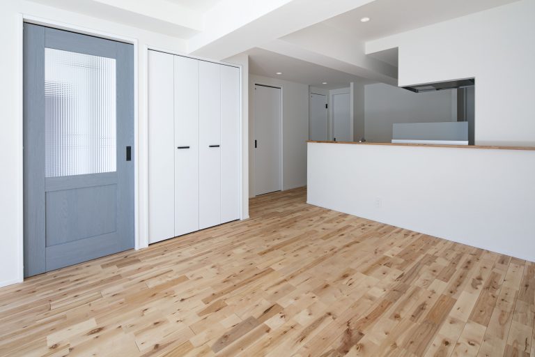 ２ヶ所から部屋に入れる玄関土間で効率的な間取り