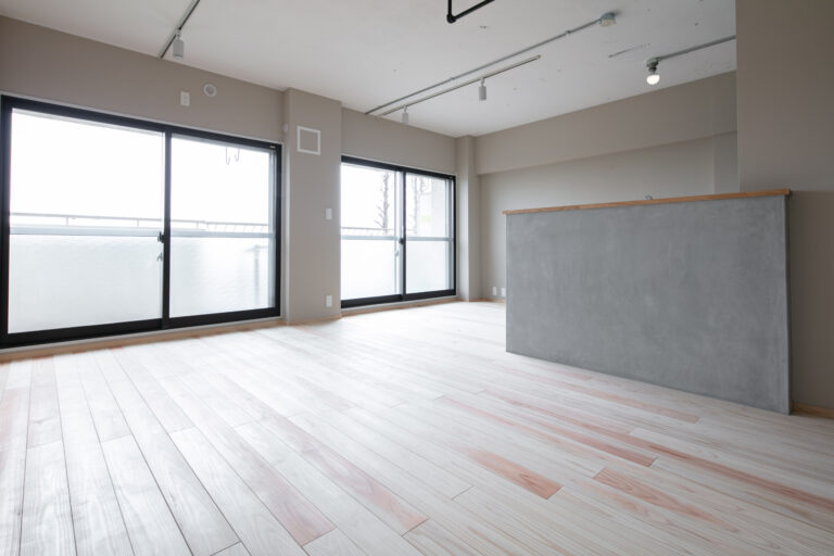 玄関と衣服クローゼットをつなげた服好きのリノベーション