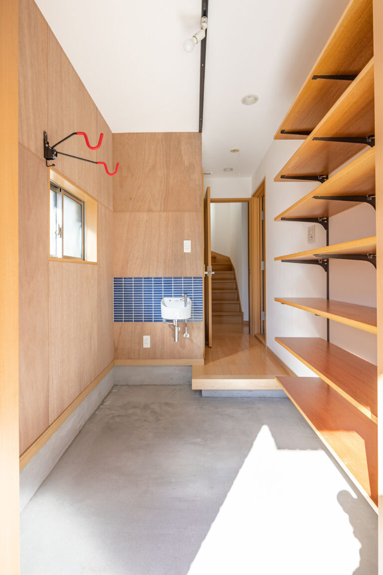 玄関土間に手洗い器をつけた中古戸建リノベーション