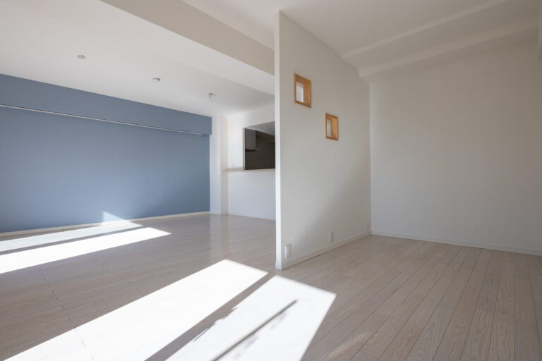 玄関土間と室内窓のあるリノベーション