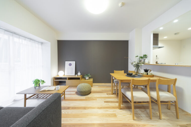 専用テラスのあるリノベーション済み物件