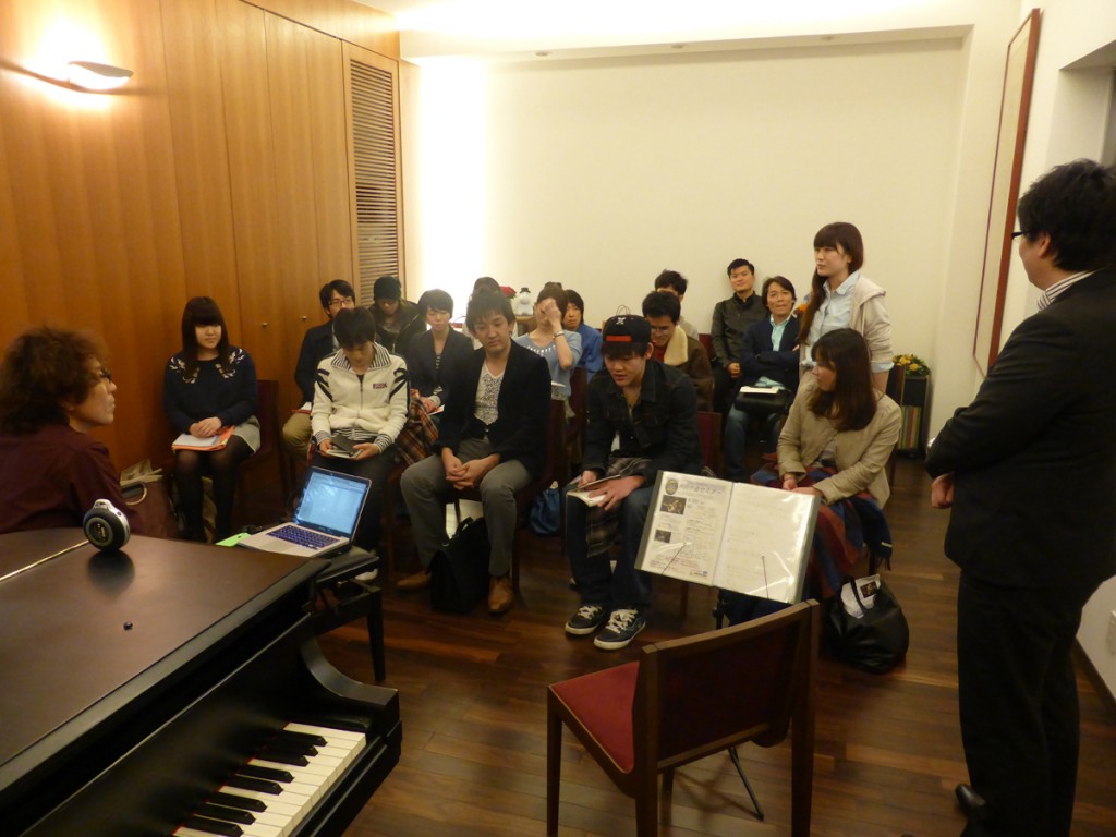 2014年4月20日にミュージション野方にて開催された 「作詞作曲セミナー」の風景